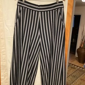 Sweaty Betty cropped wide leg pants Sz L